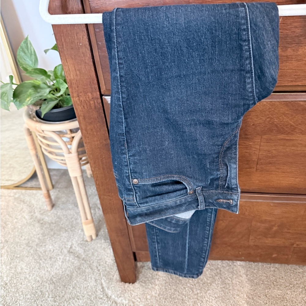 LOFT Dark Wash Curvy Skinny Jeans in Deep Blue Denim